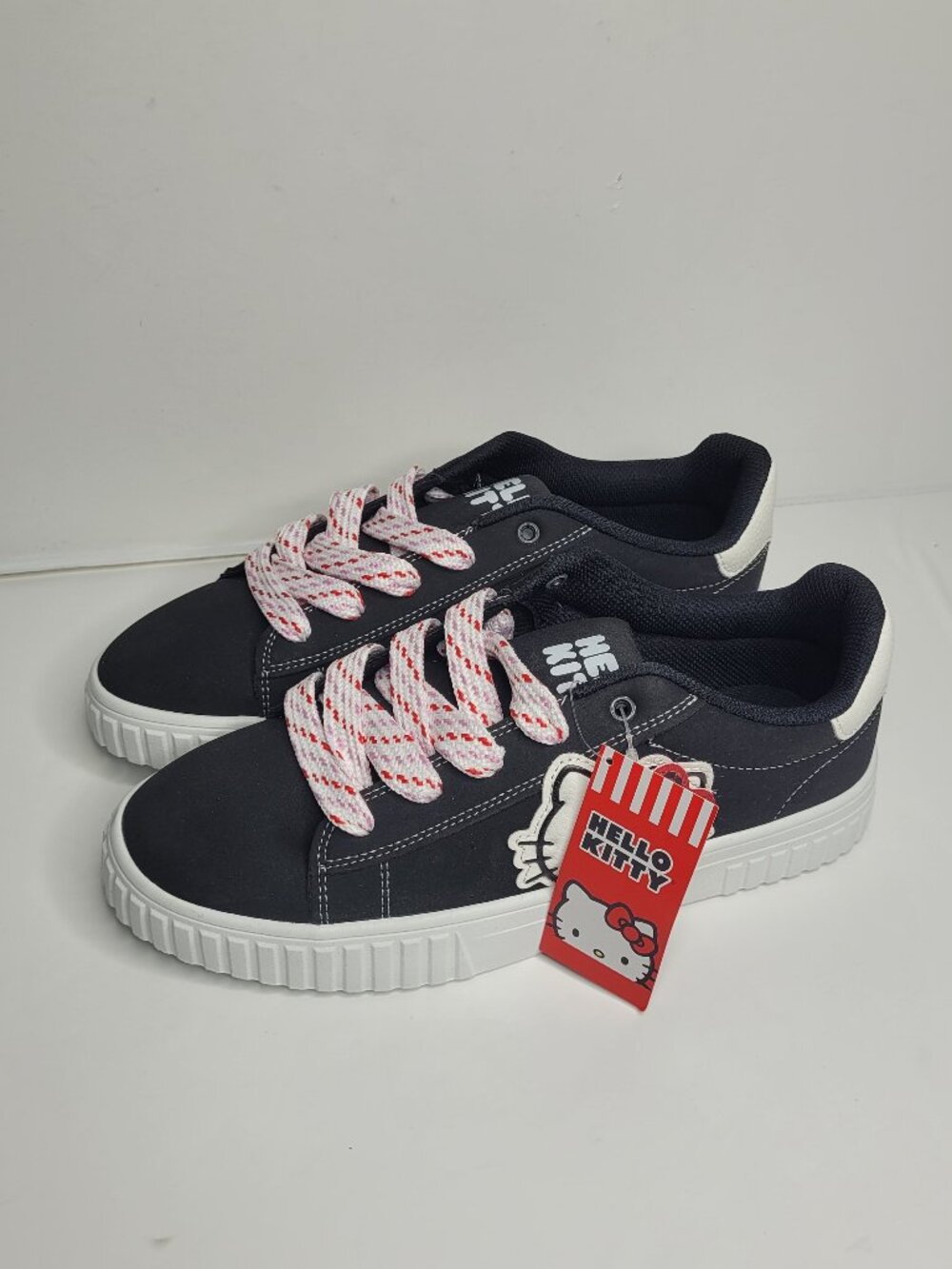 Hello Kitty Black & White Low-Top Sneakers chunky lace up shoes size 10 NWT